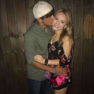 Meet your Posher, Alizabeth